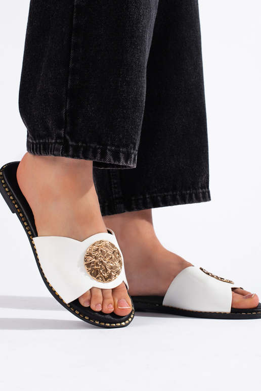 Elegant style white color slippers Elegant style white color slippers