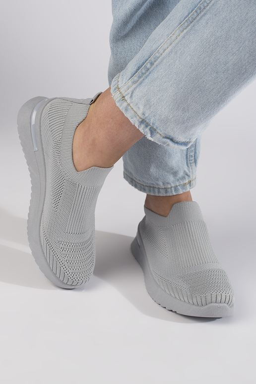 Szare wsuwane buty sportowe