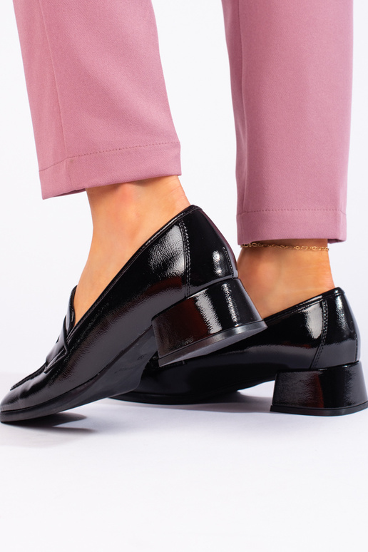 with lacquer effect Women's moccasins... with lacquer effect Women's moccasins...