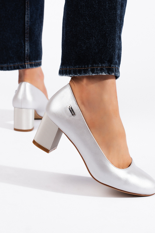 Srebrne czółenka damskie na słupku...