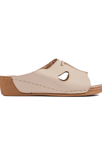 Comfortable slippers   beige