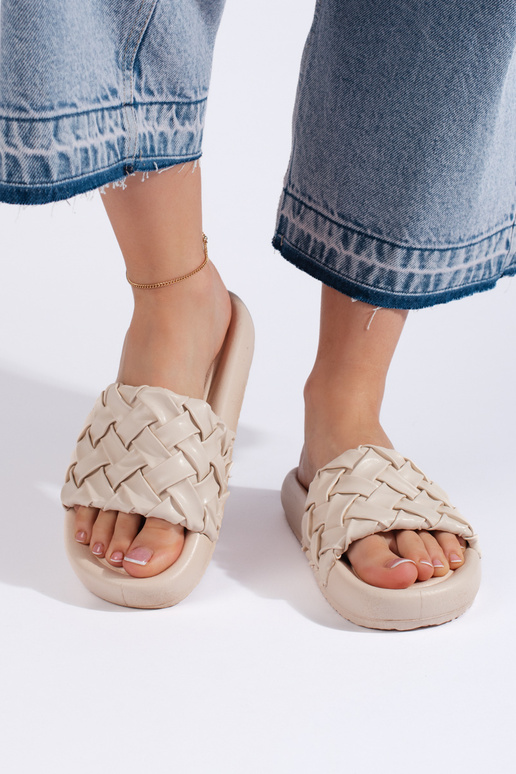 with patterns beige slippers