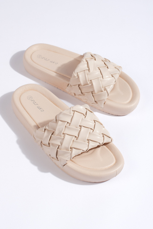 with patterns beige slippers