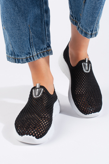 with elements of openwork... 2