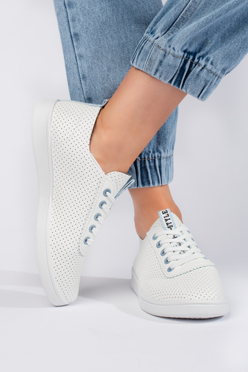 White color   shoes 2