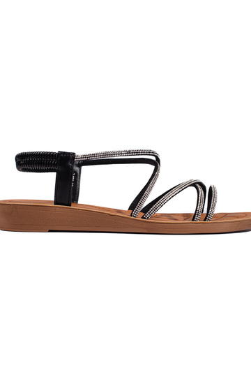 Persistent model black sandals
