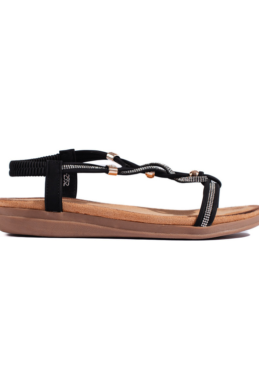 Persistent model black sandals