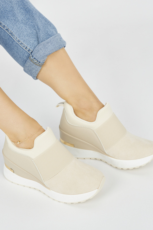 ivory Sneakers model shoes on a Inedge ivory Sneakers model shoes on a Inedge