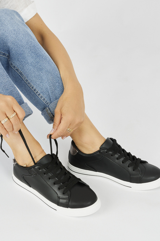 Klasyczne damskie buty sportowe czarne