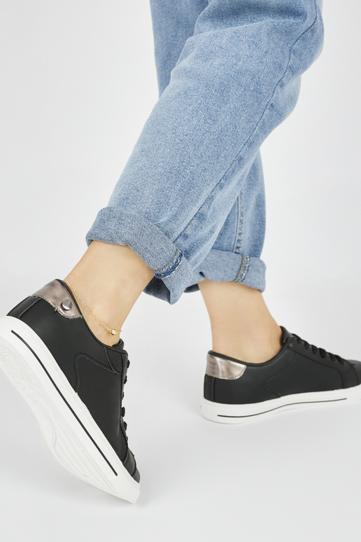 The classic model Inomens sneakers black