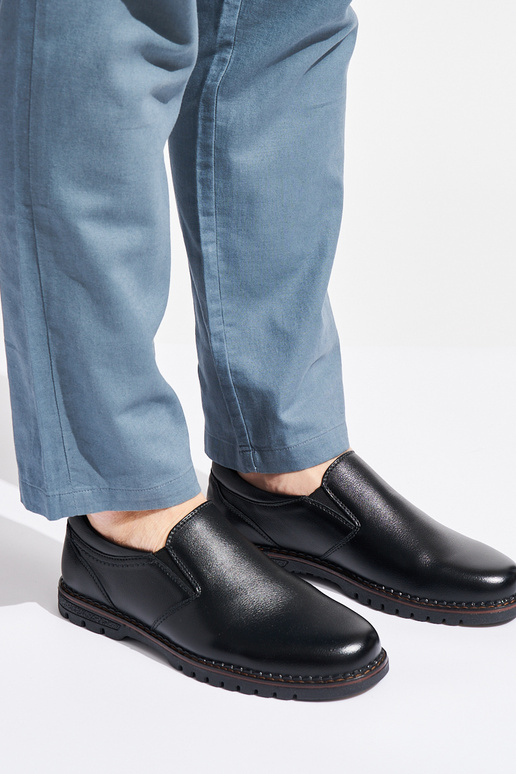 Męskie czarne buty wsuwane