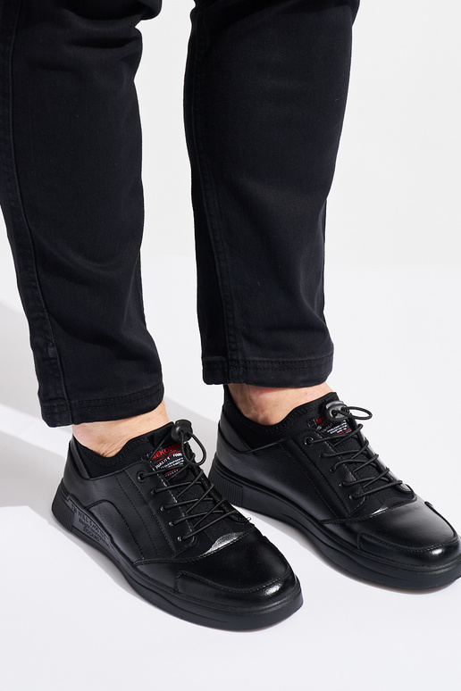black mens sports shoes tied