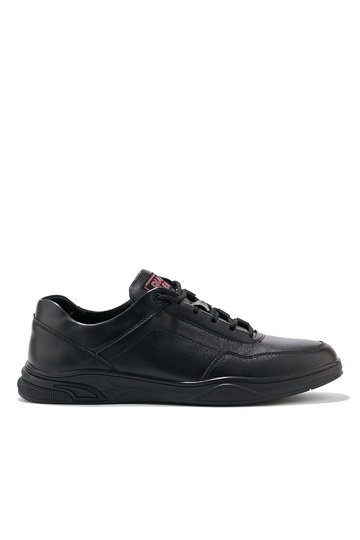 black mens sports shoes tied