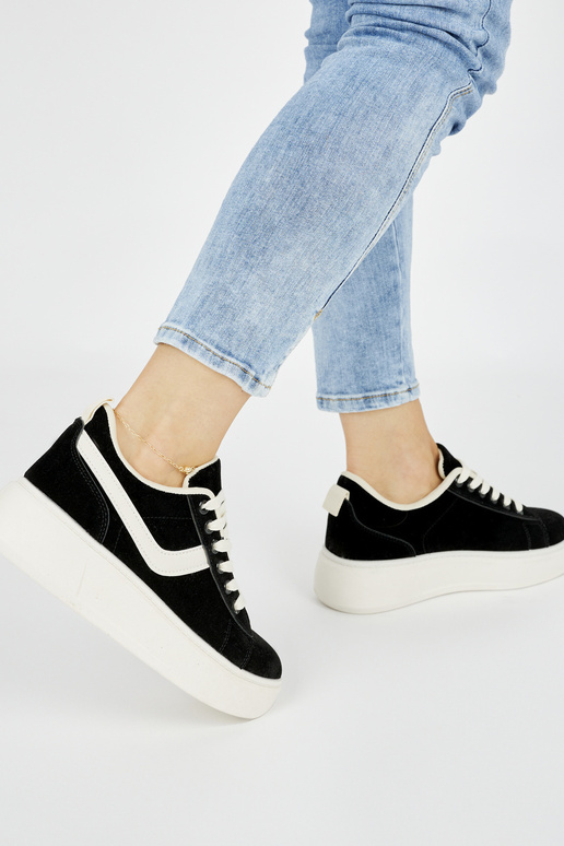 Zamszowe czarne buty damskie na...