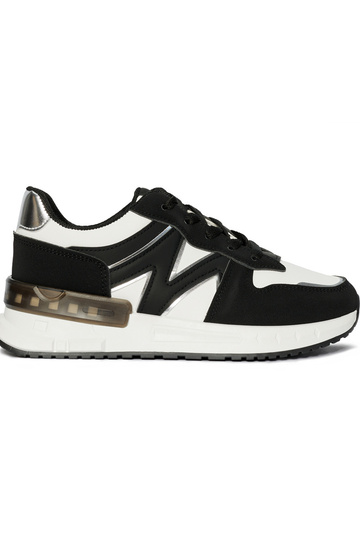 Czarne wygodne sneakersy...