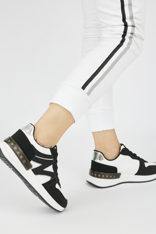 Czarne wygodne sneakersy damskie