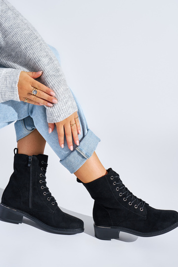 black Inomens boots laced... 2