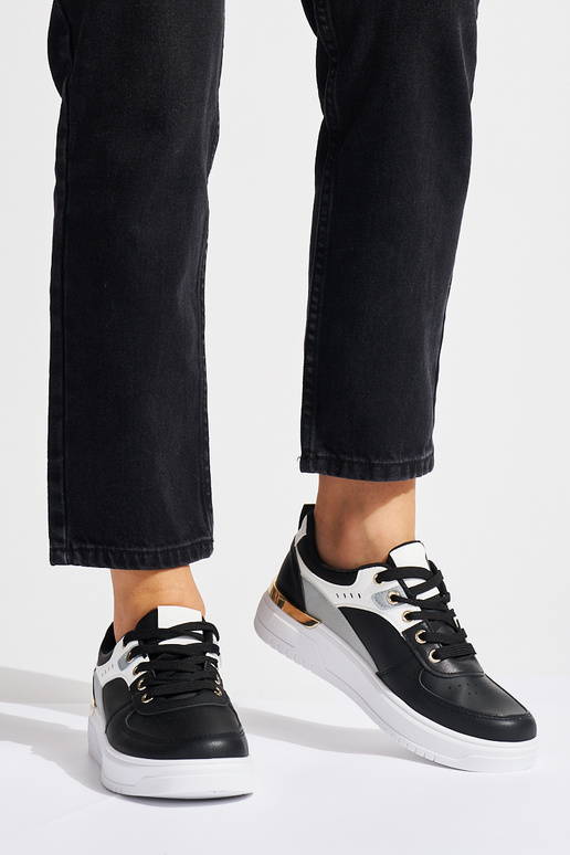 black sneakers Inith platform