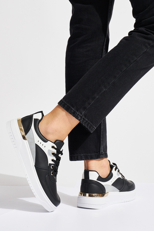 Czarne buty sportowe na platformie