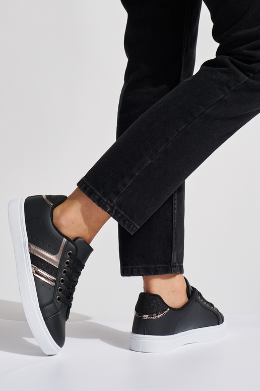 Czarne wygodne buty sportowe