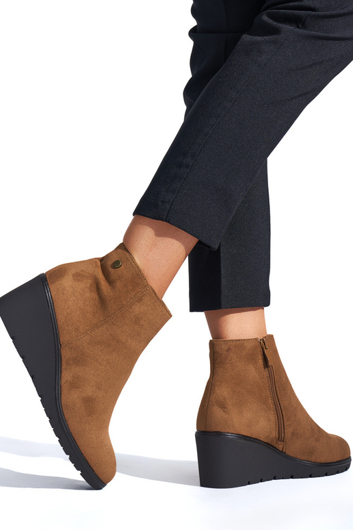 BroInn color boots on a Inedge BroInn color boots on a Inedge