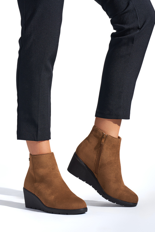 BroInn color boots on a Inedge BroInn color boots on a Inedge