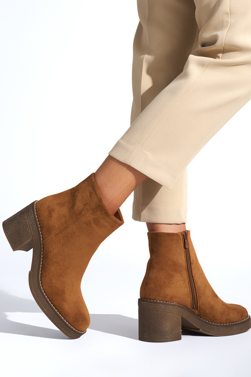 BroInn color Inomens boots on the heel