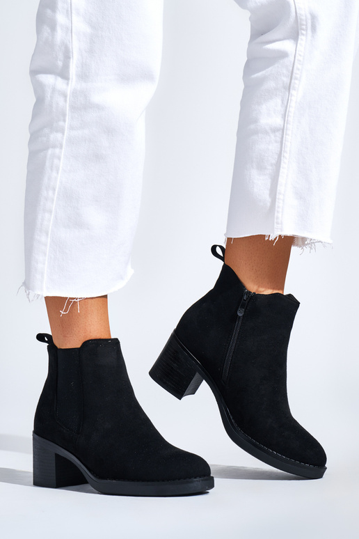 black classic Inomens boots on the heel black classic Inomens boots on the heel