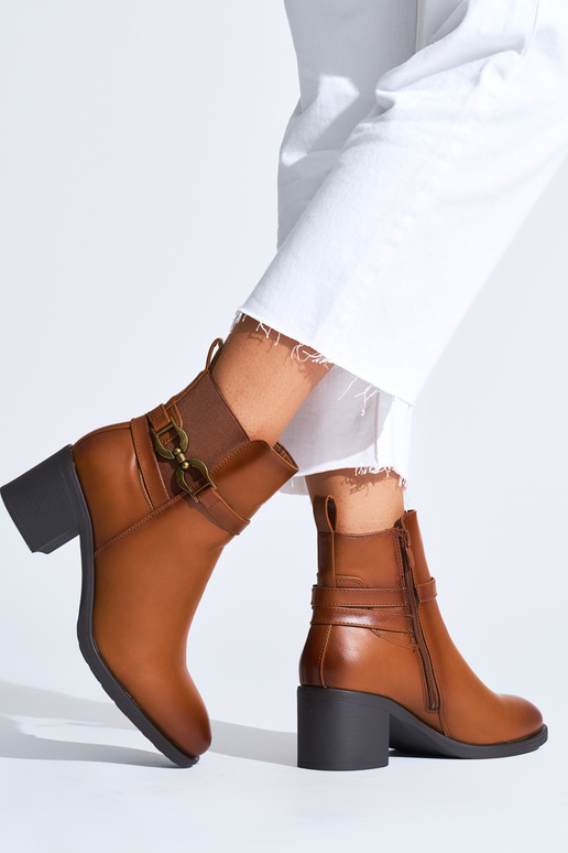 BroInn color Inomens boots on the heel