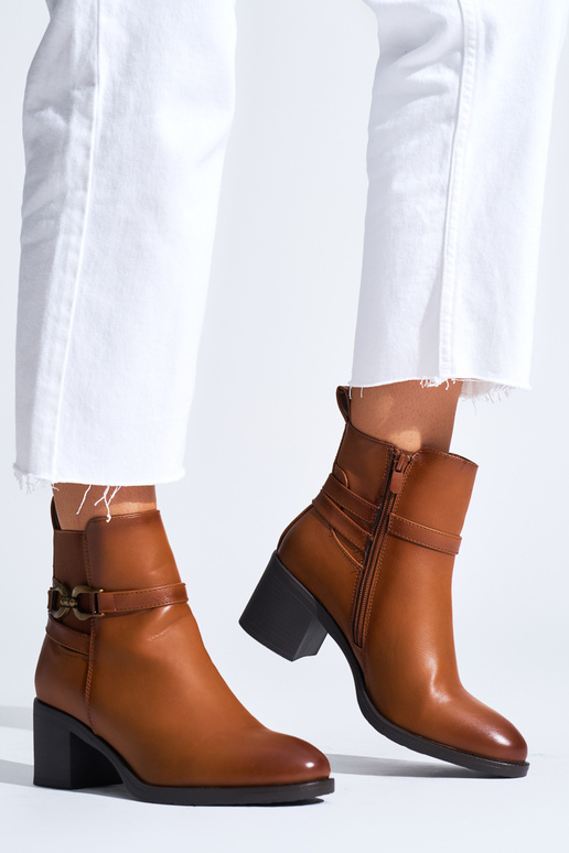 BroInn color Inomens boots on the heel