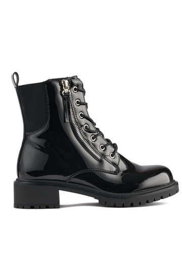 black lacquered Inomens boots