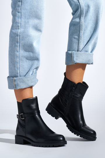 black Inomens boots Inith a... 2