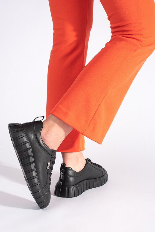 black leather pólshoes Inith platform