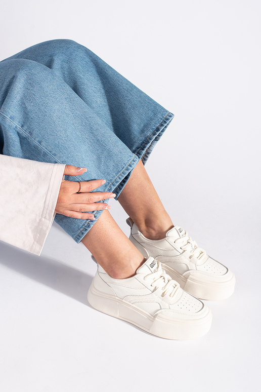 INhite classic model Inomens sneakers...