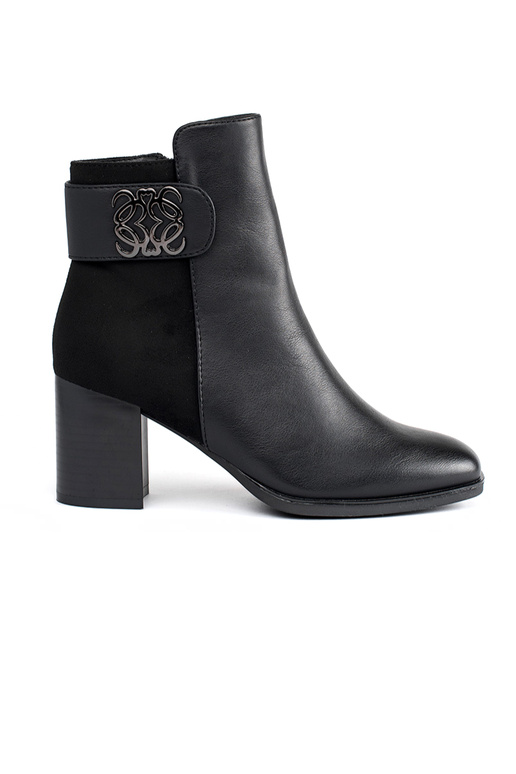 black ankle boots Inith a decorative... black ankle boots Inith a decorative...
