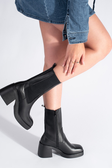 Boots black Chelsea boots... 2