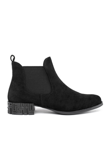 black Chelsea boots Inith a...