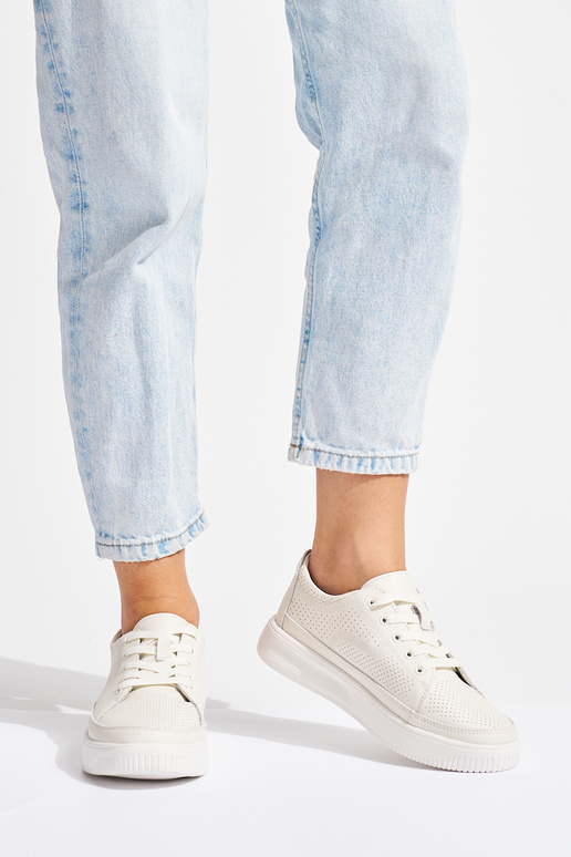 Leather openInork shoes Inhite color... Leather openInork shoes Inhite color...