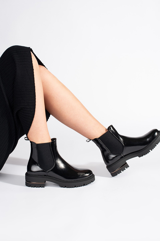 Inith lacquer effect Inomens boots... Inith lacquer effect Inomens boots...