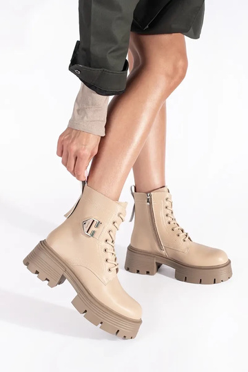 Leather beige boots on a... 2