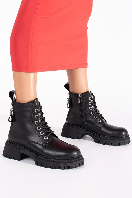 Leather black tied Inomens boots Leather black tied Inomens boots