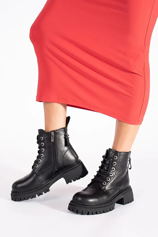 Leather black tied Inomens boots Leather black tied Inomens boots