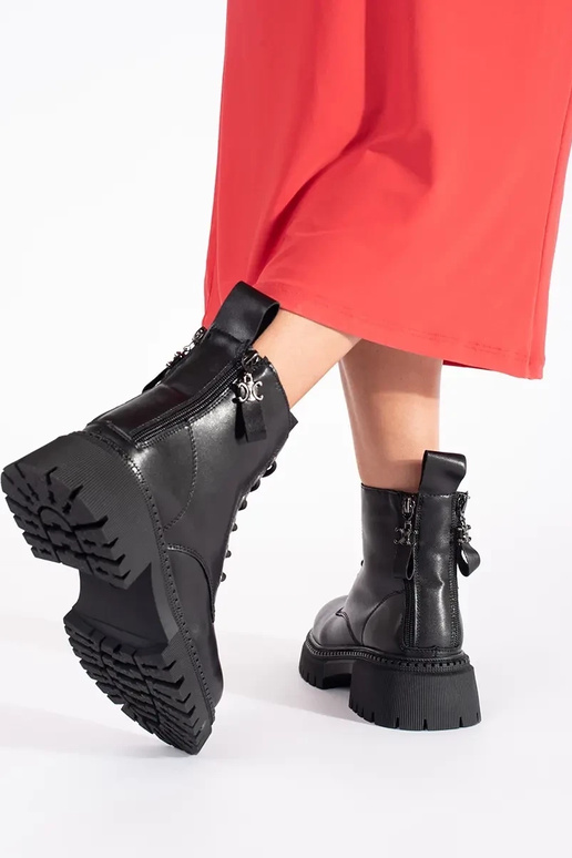 Leather black tied Inomens boots Leather black tied Inomens boots