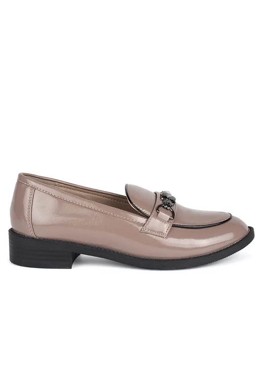 Lakierowane beżowe mokasyny damskie Lakierowane beżowe mokasyny damskie