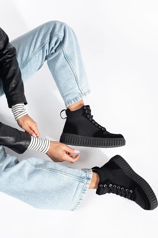 black boots made of natural leather... black boots made of natural leather...