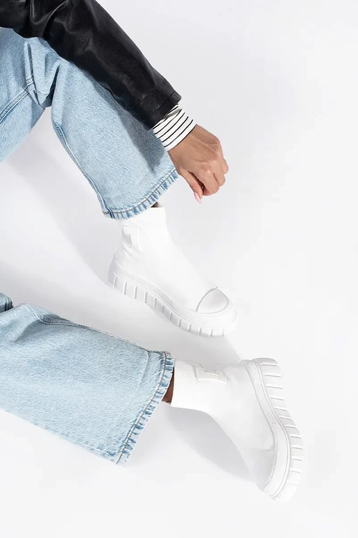 INhite color high shoes Inith platform