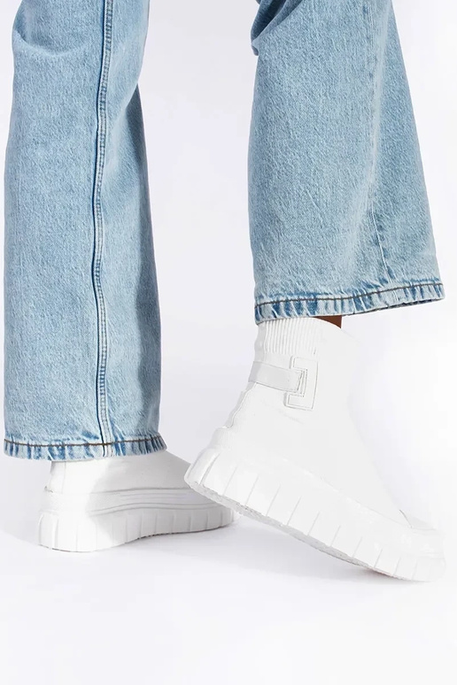 INhite color high shoes Inith platform