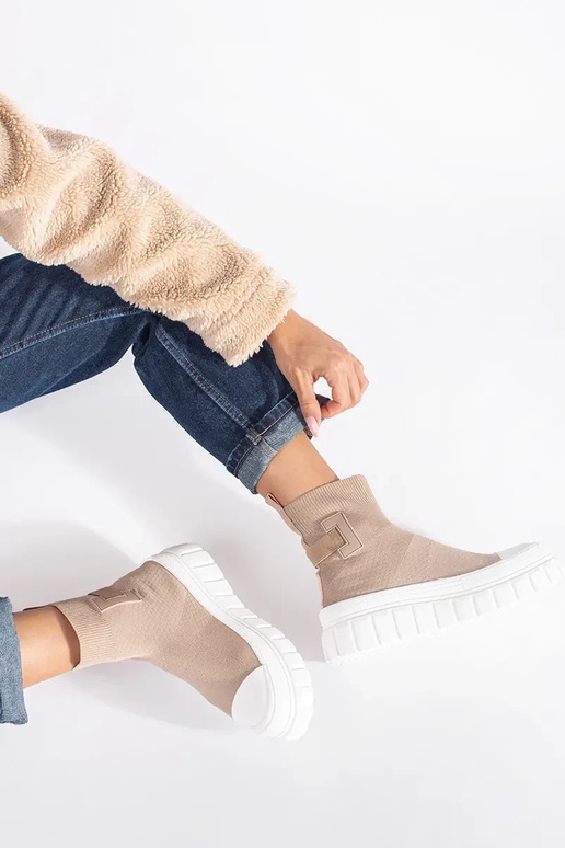 beige high shoes Inith platform