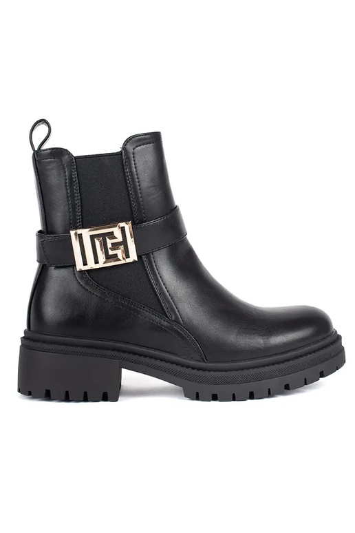 black classic boots Inith a...