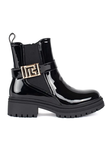 Lakierowane czarne...